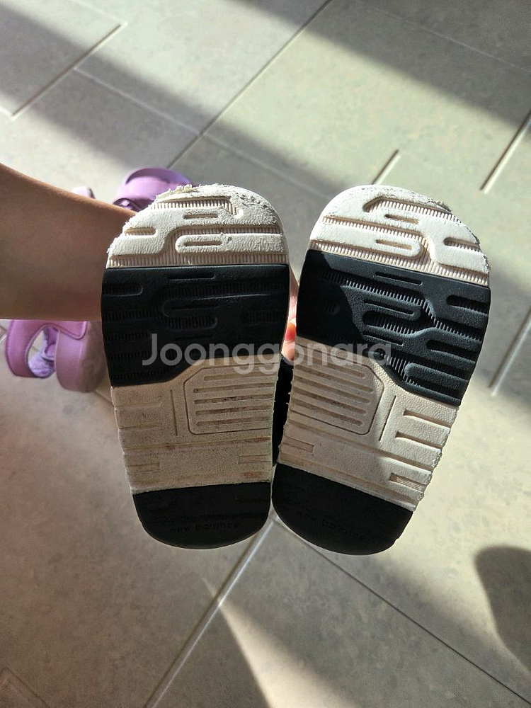 뉴발란스 키즈 샌들 140 2개--6