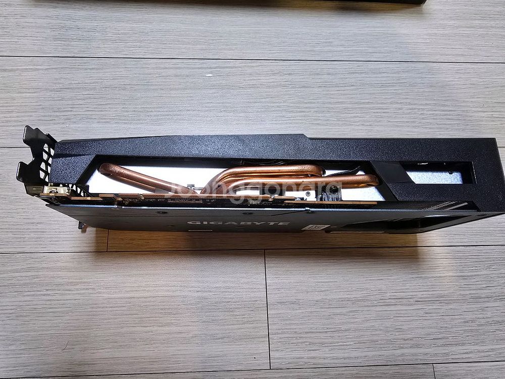 기가바이트 RX6600XT OC 8GB--4