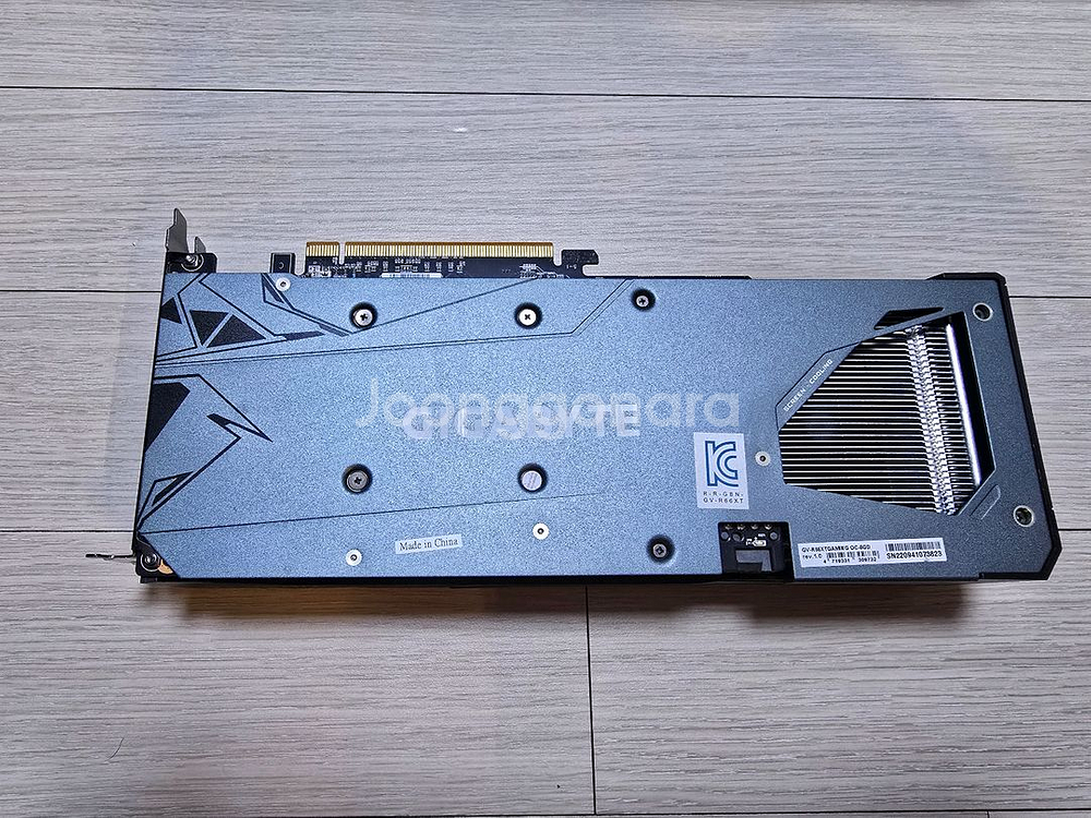 기가바이트 RX6600XT OC 8GB--3