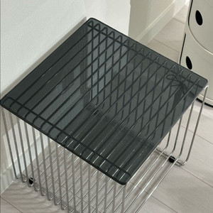 몬타나 팬톤와이어 + 스모크글라스 상판