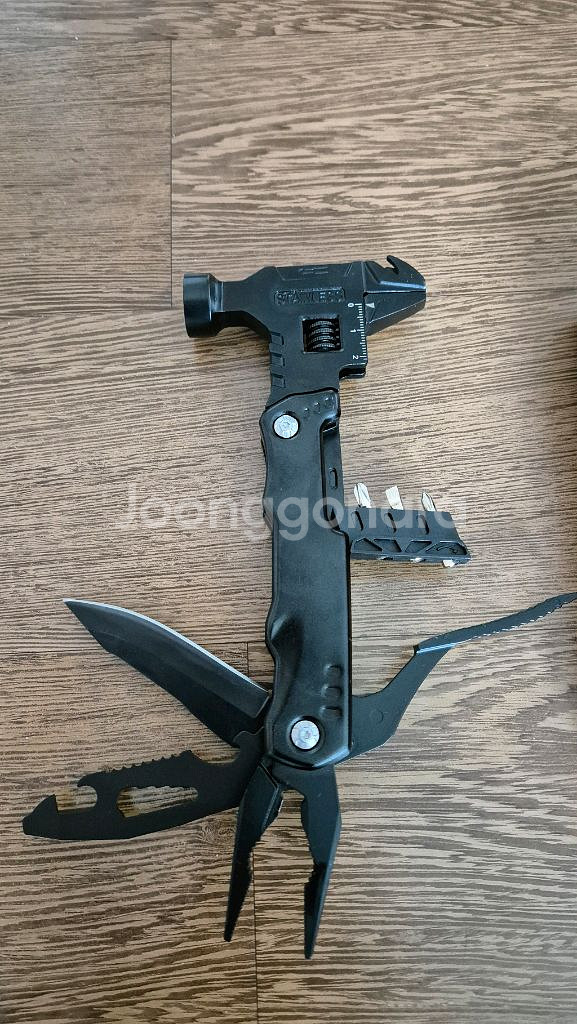 멀티툴 나이프 판매합니다.--1