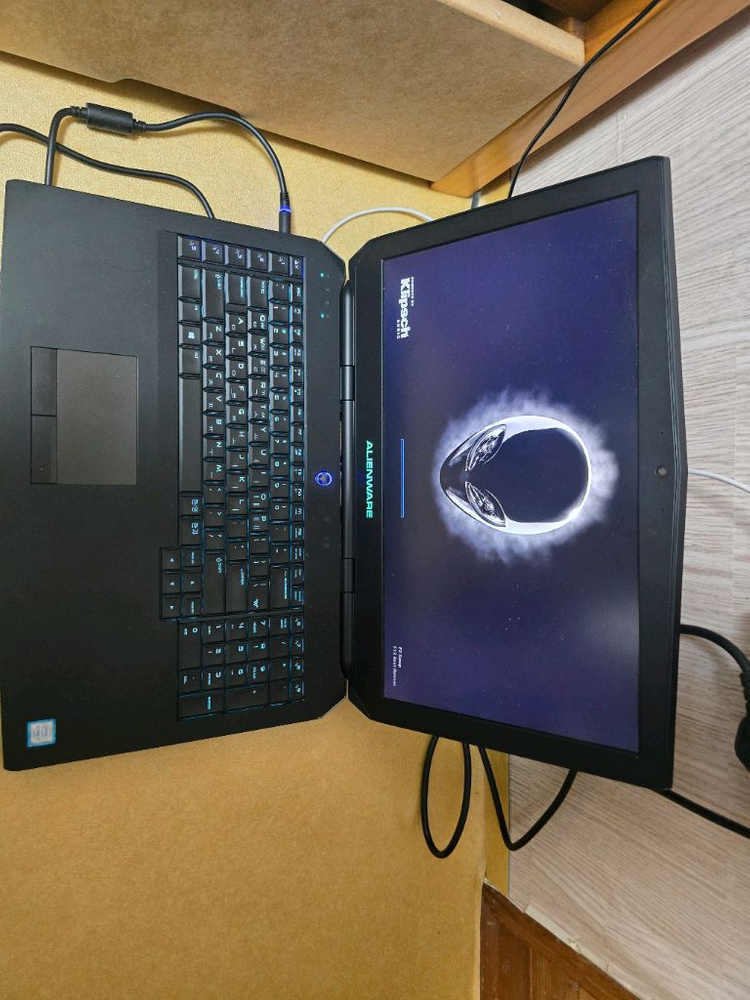 DELL ALIENWARE 17 R3 이미지