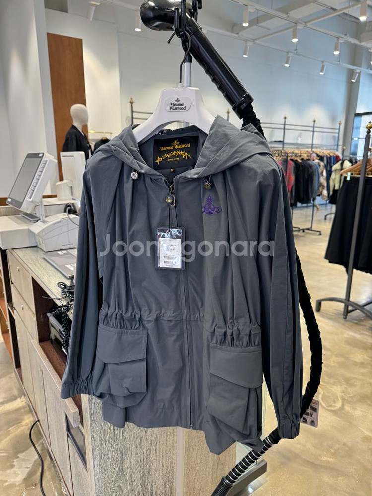 비비안웨스트우드 바람막이--0