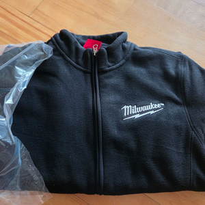 밀워키후리스 105새상품