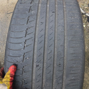 컨티넨탈 22인치 판매합니다 한대분 입니다