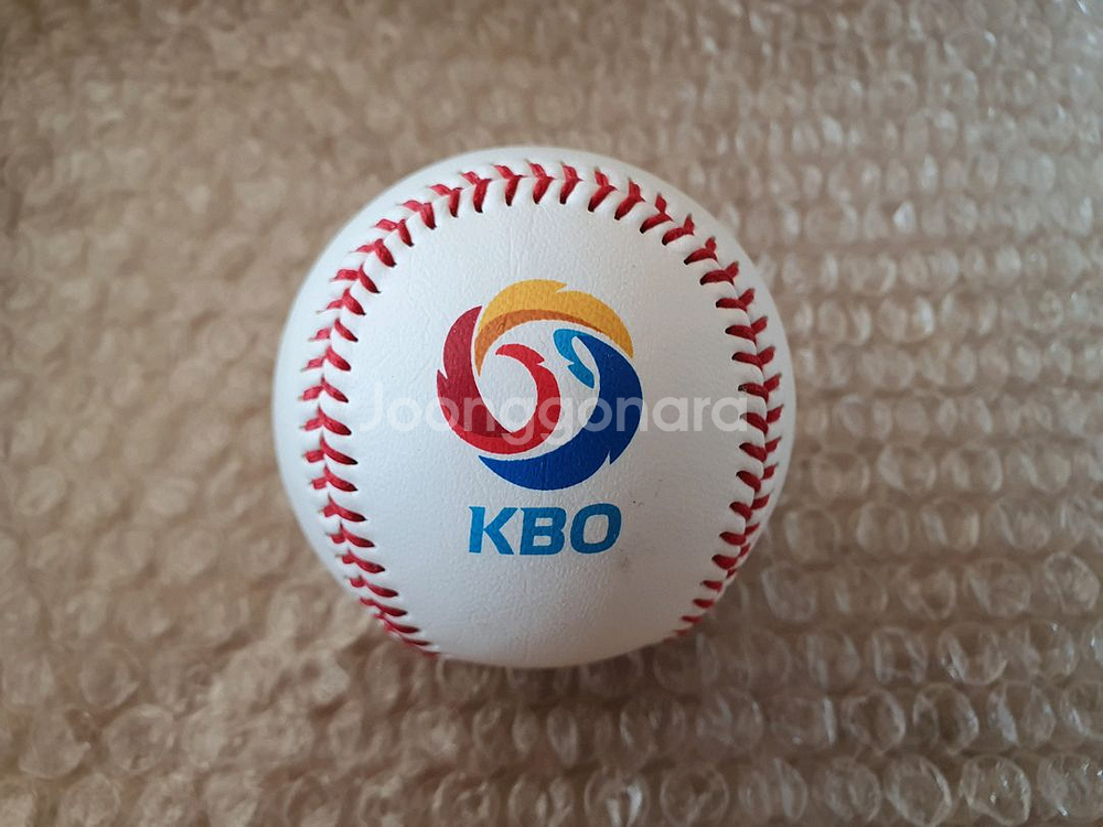 KBO 2013 골든글러브 기념구--1