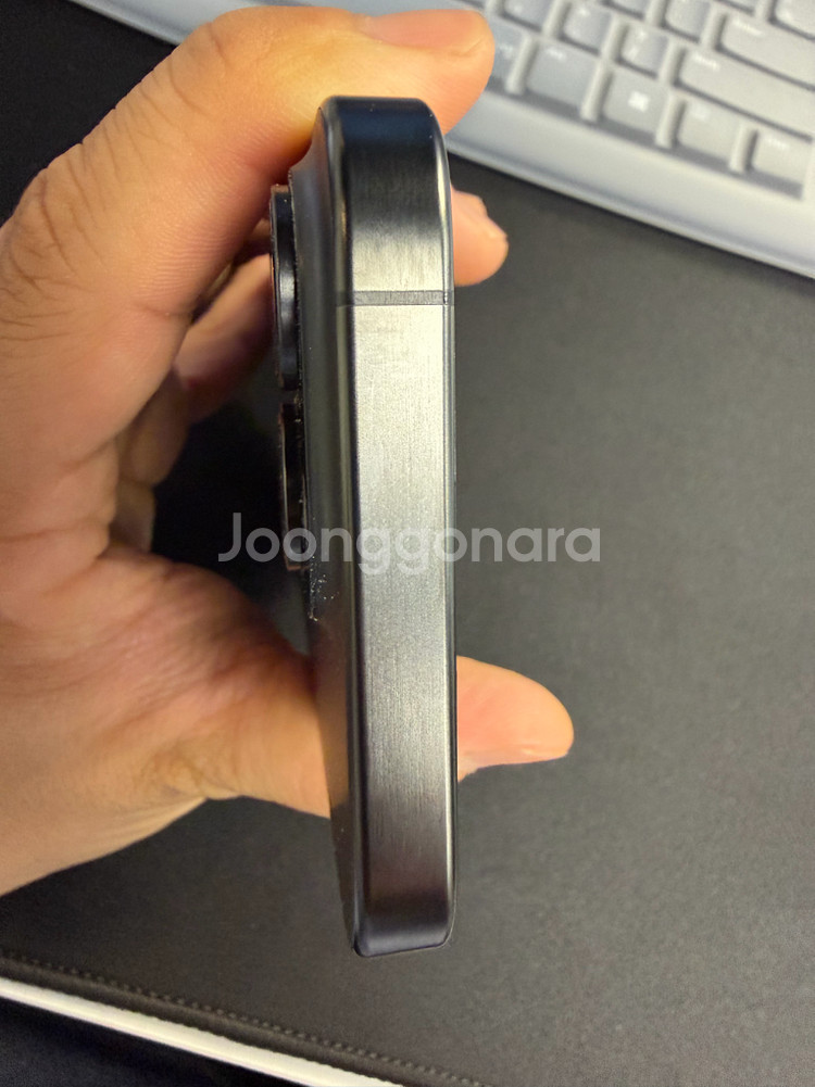 아이폰15프로 블랙티타늄 128G--4