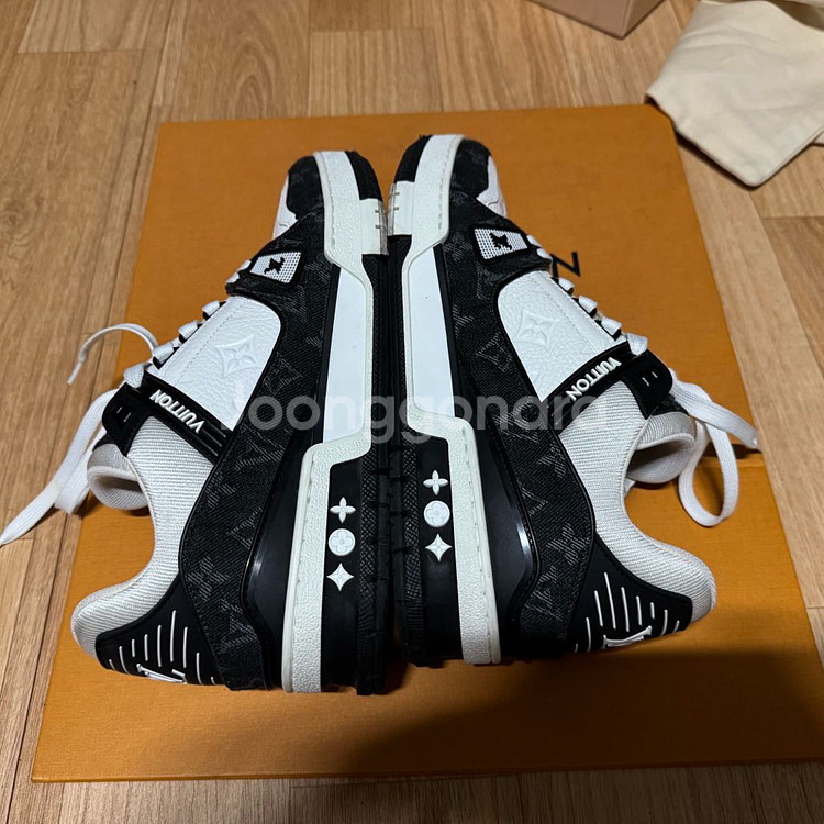 루이비통 트레이너 흑데님 7사이즈 판매합니다.--4