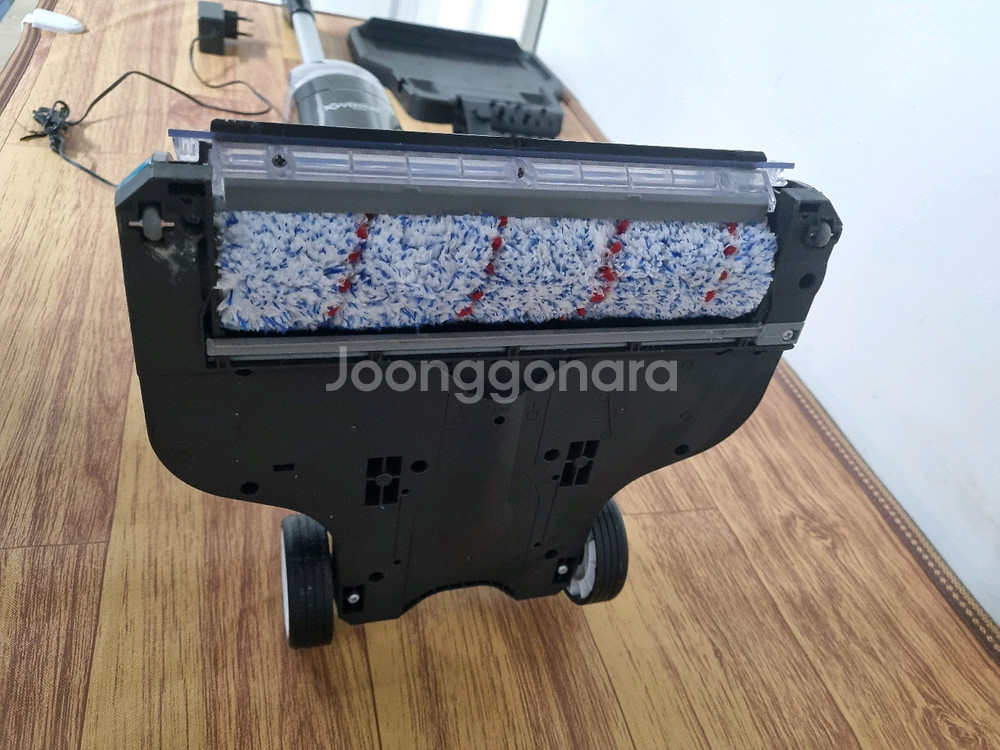 벤투스 아쿠아 프로 무선 물걸레 청소기--2