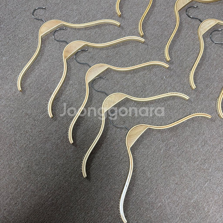 우드 나무 원목 논슬립 어깨뿔방지 상의 옷걸이 49개--2