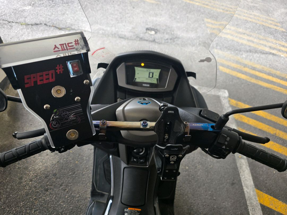 야마하 NMAX155 ABS 스쿠터 이미지