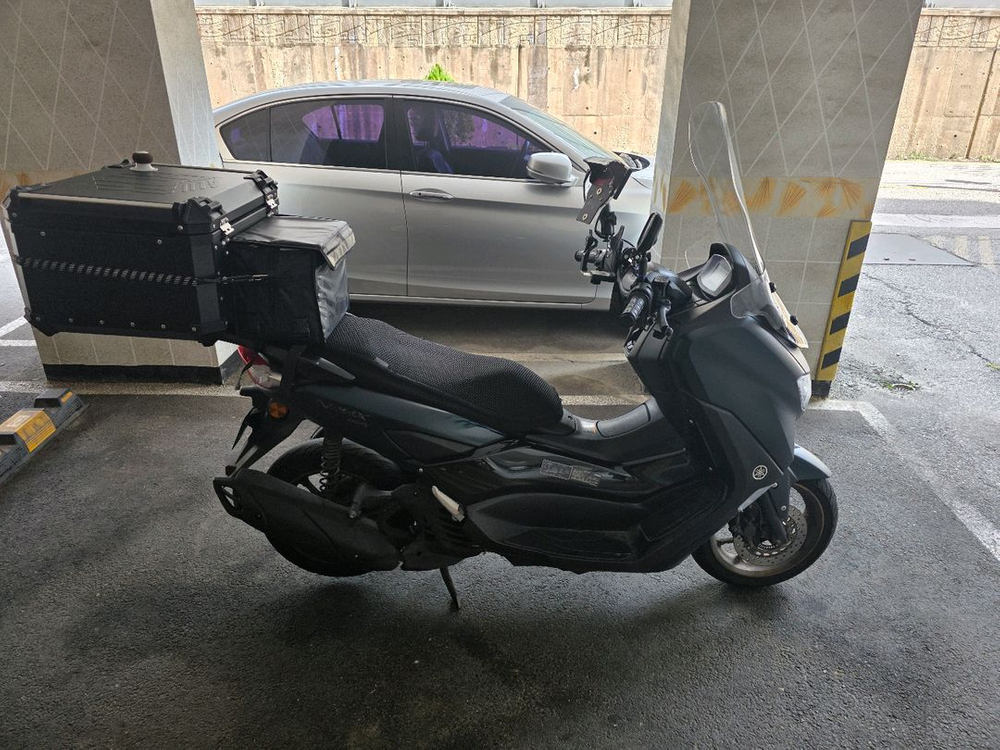 야마하 NMAX155 ABS 스쿠터 이미지