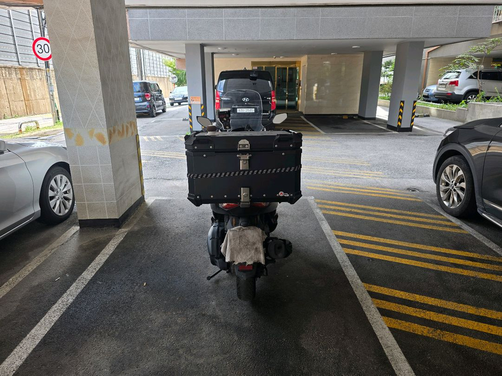 야마하 NMAX155 ABS 스쿠터 이미지