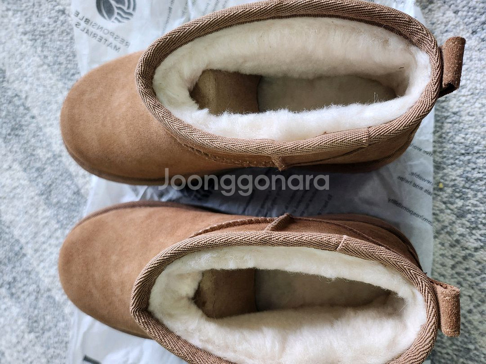 새상품 ugg 울트라미니 플랫폼 240--4