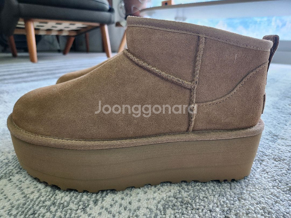 새상품 ugg 울트라미니 플랫폼 240--6