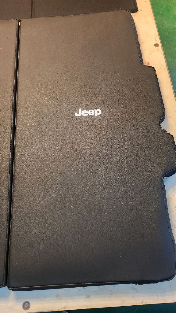 랭글러 JL 2도어전용 스위카차박매트 이미지