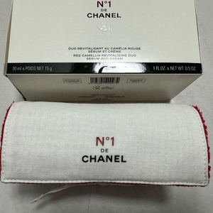 샤넬 N1 레드 까멜리아 원통형 파우치 판매해요.