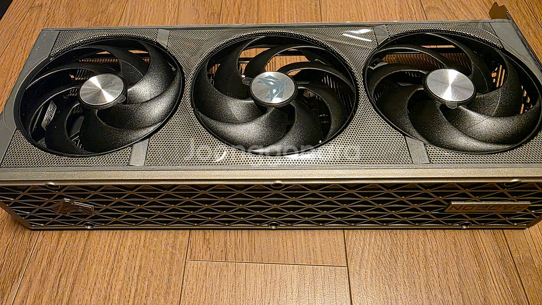 사파이어 RX 9070 XT 니트로+ 16GB--2
