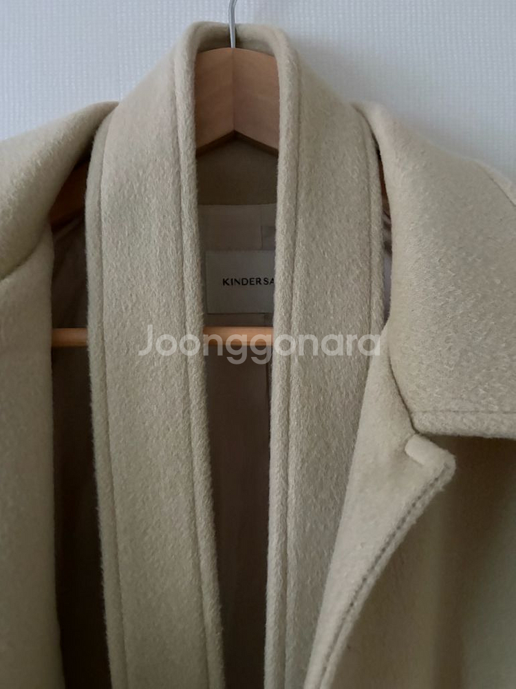 킨더살몬 싱글 오버핏 코트 (버터)--3