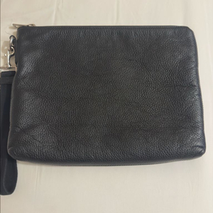 정품 구찌 그레인드 레더 스트랩 클러치