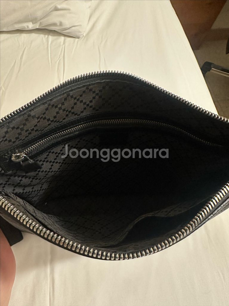 정품 구찌 그레인드 레더 스트랩 클러치--2