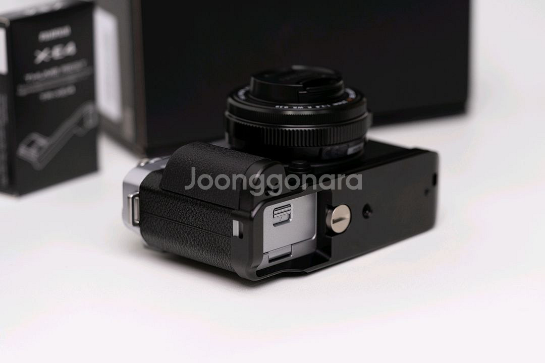 후지필름 x-e4실버, xf27mm r wr렌즈, 그립--4