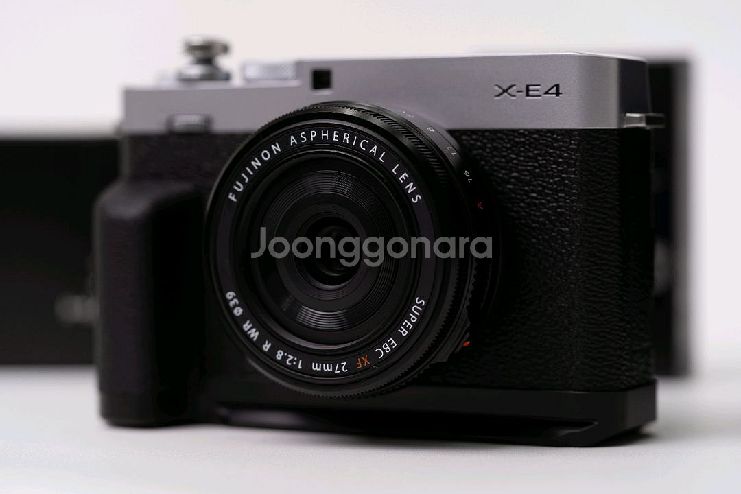 후지필름 x-e4실버, xf27mm r wr렌즈, 그립--2