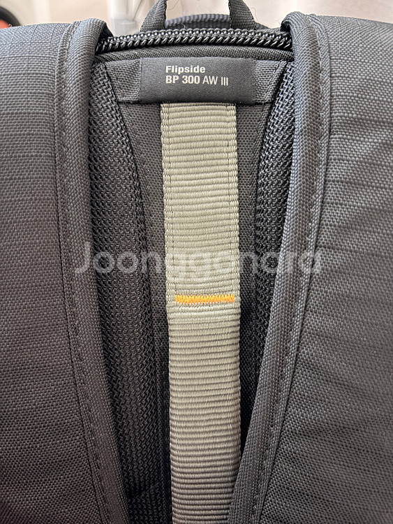 로우프로 플립사이드 BP 300 AW III 카메라가방--1