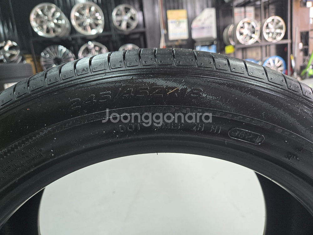 중고타이어 245 45 18 판매합니다. s2as--2