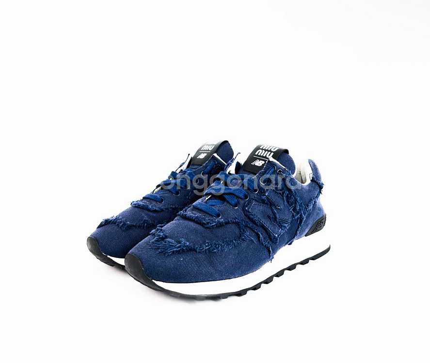 39] 뉴발란스 x 미우미우 574 데님 스니커즈 블루--0