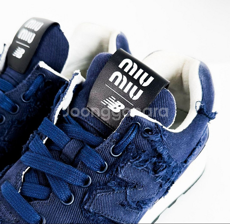 39] 뉴발란스 x 미우미우 574 데님 스니커즈 블루--6