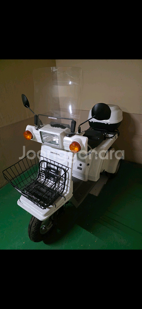 상태좋은 2010년식 혼다 자이로X 4T 흰색 팝니다--7