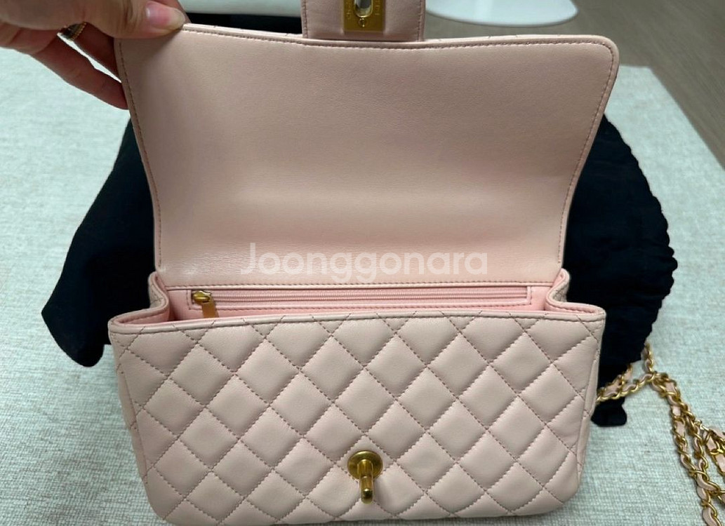 샤넬 시즌백 베이비핑크 탑핸들 백 24년 시즌 백--7