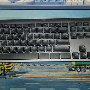로지텍 MX Keys 키보드 팝니다.