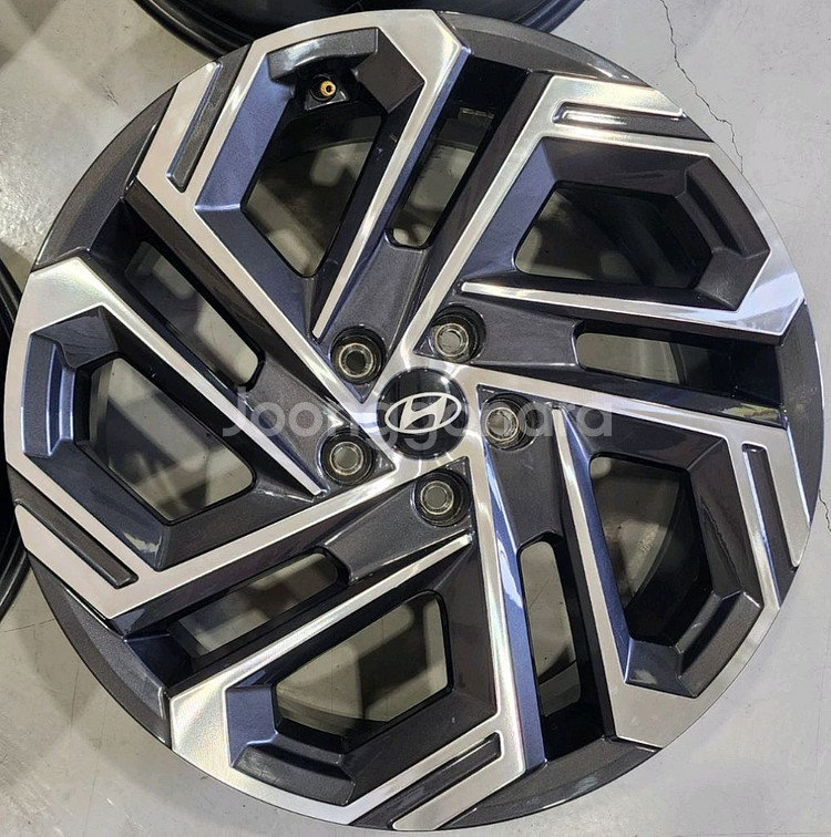 더뉴 투싼 NX4 하이브리드 임판 19인치 휠--4