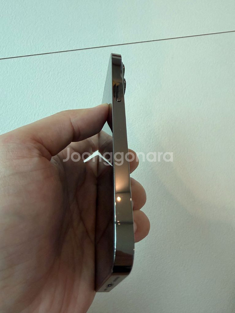 아이폰13프로 256g 그래파이트 팝니다--2