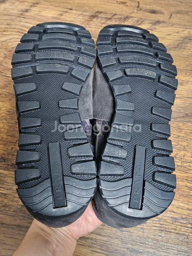 프라다 스니커즈 5.5 / 부테로 빈치 스웨이드 39--7