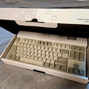 레오폴드 FC750RBT 갈축