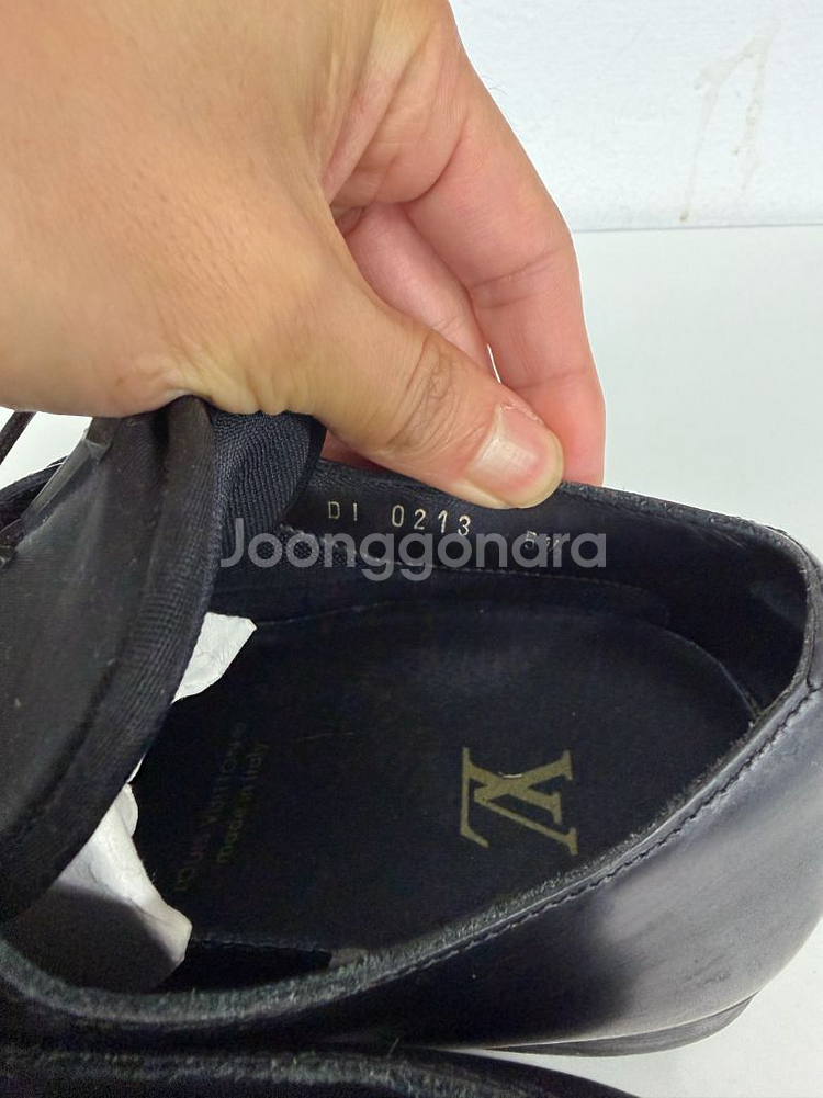 정품) 루이비통 남성 LV로고 남성구두 5.5(250)--7