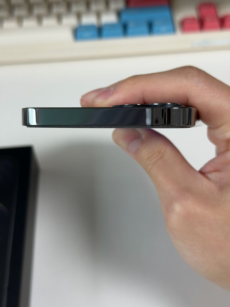 아이폰 12프로 그래파이트 256기가 32만원--5