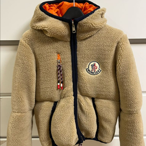 몽클레어 베이지 양털 패딩 130-140