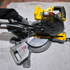 스탠리 FATMAX 각도절단기 SCM701