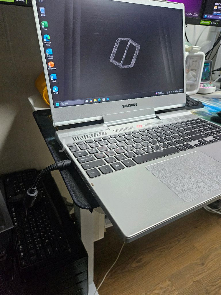 삼성 오디세이 게이밍 노트북 GTX1650 팝니다--2