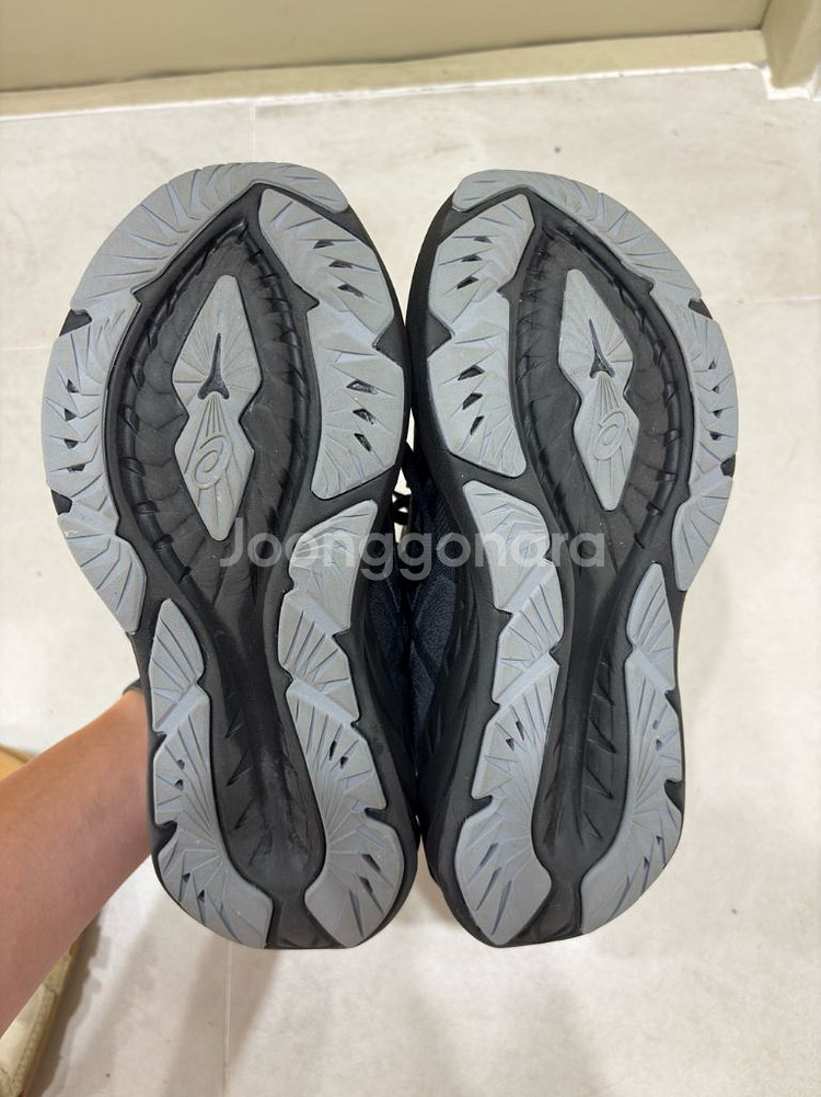 아식스 노바블라스트 4 와이드 250--1