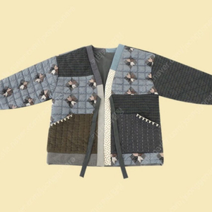 바이우트 WELL X AOUT 홀리데이 웰 퀼팅 로브