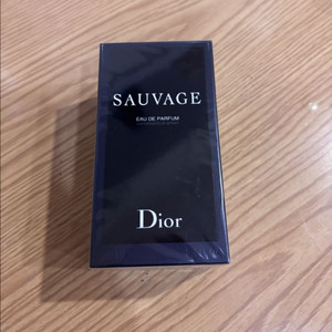 디올 소바쥬 오드퍼퓸100ML 미개봉