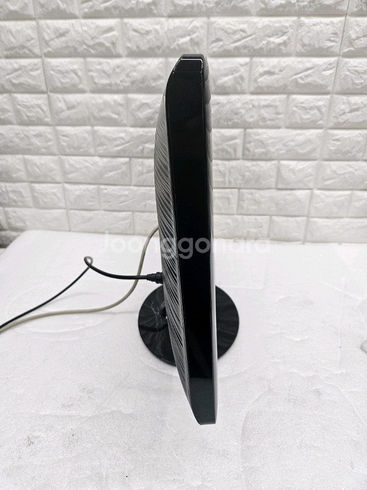 삼성 24인치 LCD TV 입니다--2