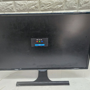 삼성 27인치 LED 모니터 입니다