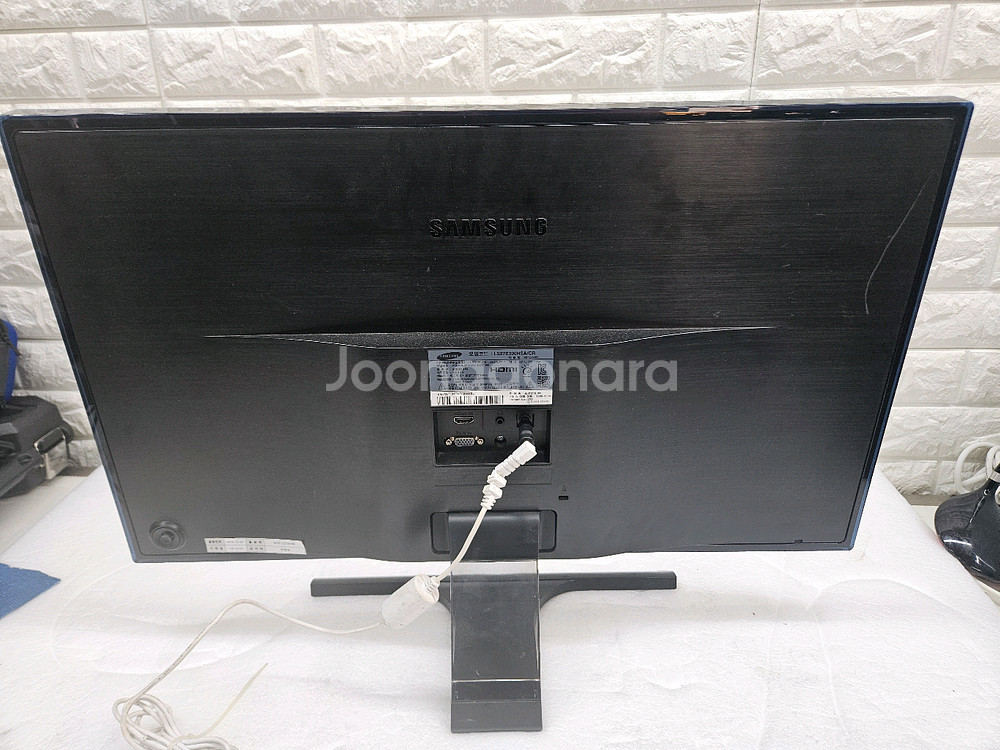 삼성 27인치 LED 모니터 입니다--3