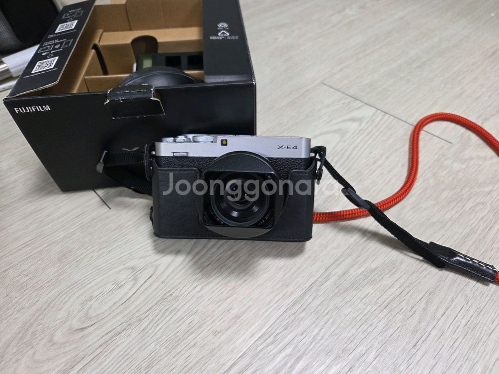 후지필름 X-E4 실버 + 27mm 렌즈--4